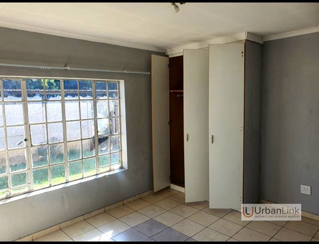 2 BEDROOM TOWNHOUSE FOR SALE IN OOS EINDE